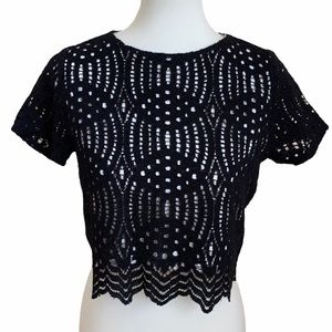 Forever 21 Black Short Sleeve Lace Crop Top